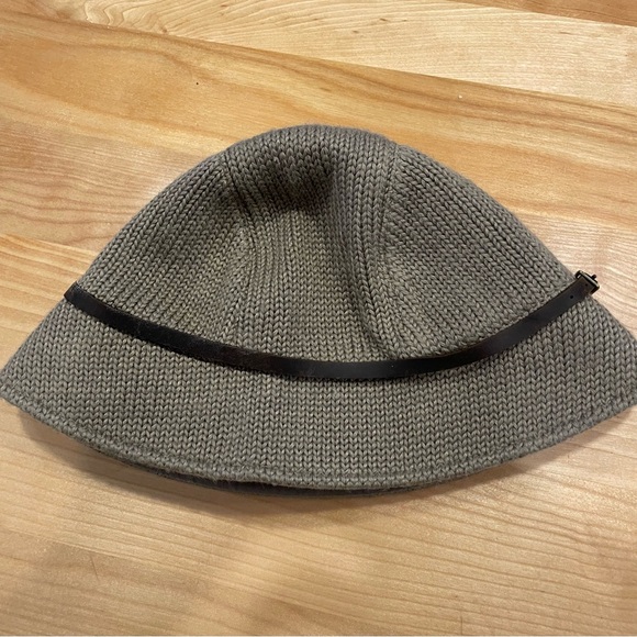 American Eagle hat fall winter leather trim , hat combo of acrylic and wool. - Picture 3 of 7